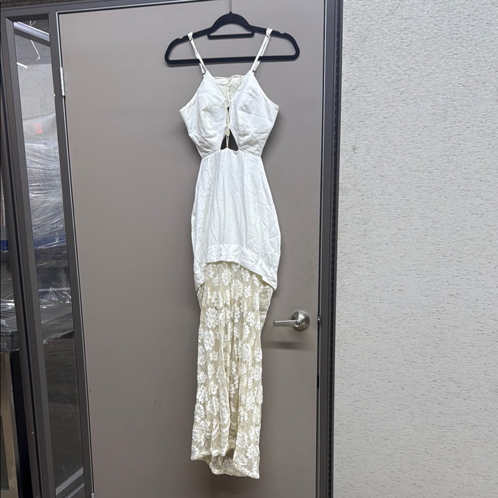 Elegant White Lace Women’s Dress